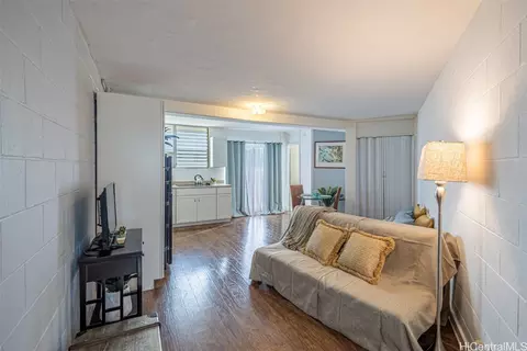715 Umi St #2C, Honolulu, HI 96819