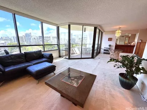 1525 Wilder Ave #808, Honolulu, HI 96822