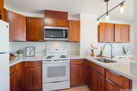 2121 Algaroba St #1601, Honolulu, HI 96826