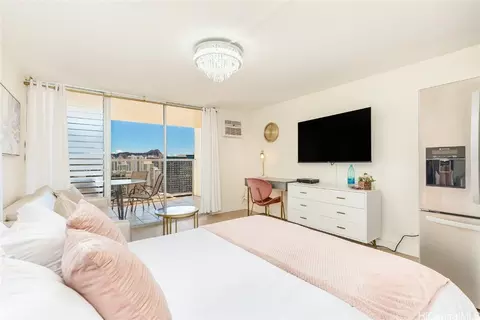 445 Seaside Ave #3403, Honolulu, HI 96815