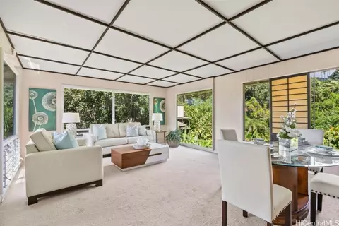 3430 Kaohinani Dr, Honolulu, HI 96817