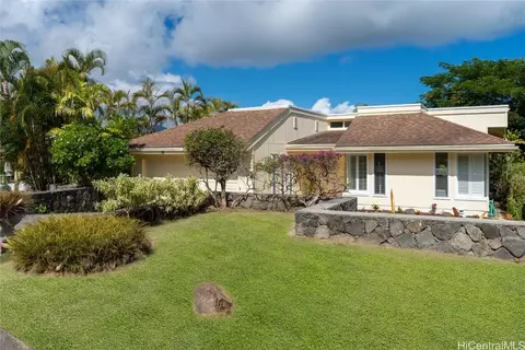 45-067 Kaneohe Bay Dr #B, Kaneohe, HI 96744