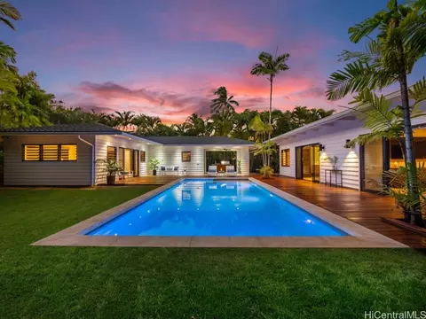 1561 Mokulua Dr, Kailua, HI 96734