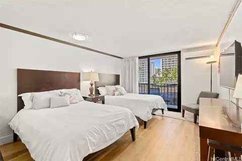 2425 Kuhio Ave #508, Honolulu, HI 96815