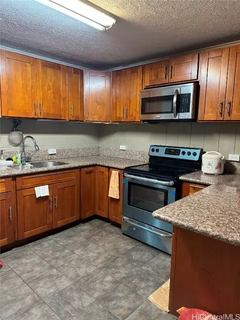 1413 Makamua St, Pearl City, HI 96782