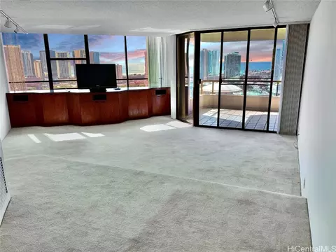 1221 Victoria St #2805, Honolulu, HI 96814