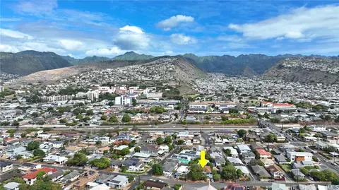 3242 Lincoln Ave, Honolulu, HI 96816