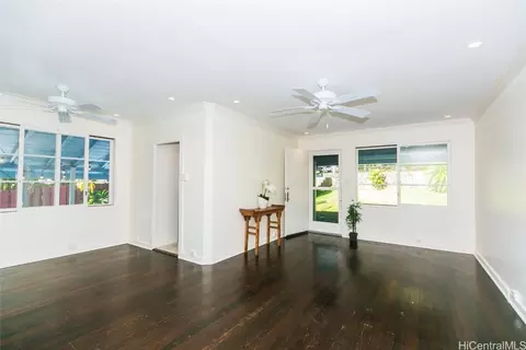 2977 Manoa Rd, Honolulu, HI 96822