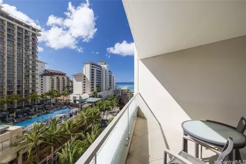 223 Saratoga Rd #912, Honolulu, HI 96815