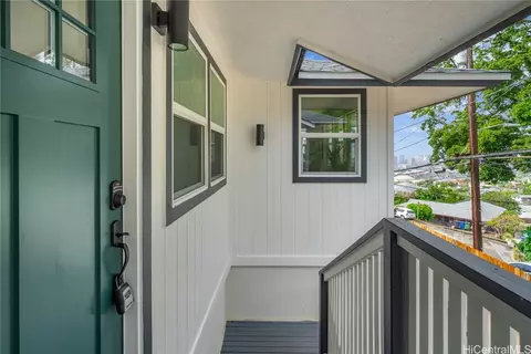 1607 Alencastre St, Honolulu, HI 96816