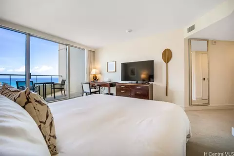 223 Saratoga Rd #2206, Honolulu, HI 96815