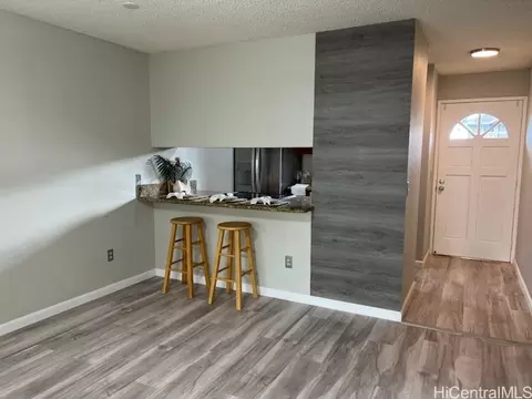94-525 Lumiaina St #F105, Waipahu, HI 96797