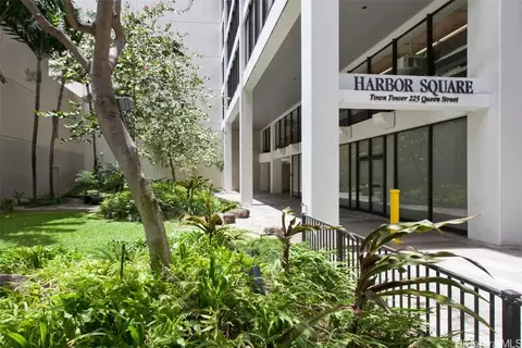 225 Queen St #12C, Honolulu, HI 96813