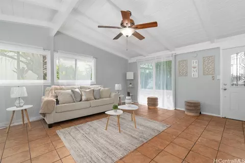 2226 Aupaka St, Pearl City, HI 96782