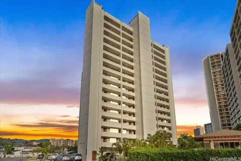 949 Ala Nanala St #202, Honolulu, HI 96818