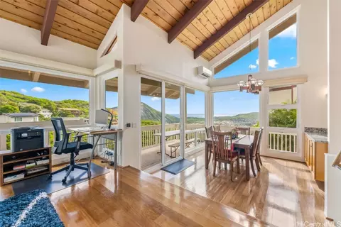 1059 Kamookoa Pl, Honolulu, HI 96825