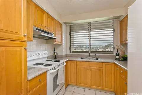 1212 Punahou St #1503, Honolulu, HI 96826