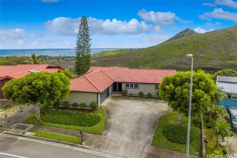 1045 Kamehame Dr, Honolulu, HI 96825
