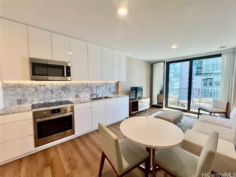 987 Queen St #1306, Honolulu, HI 96814
