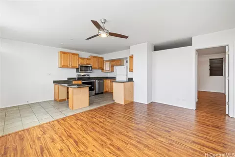94-249 Waikele Rd #B4, Waipahu, HI 96797