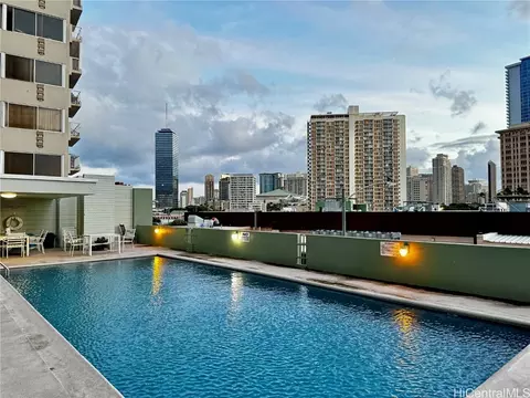 1610 Kanunu St #702, Honolulu, HI 96814