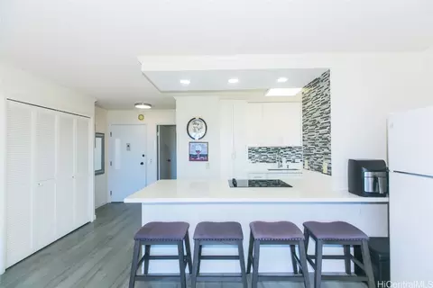 2444 Hihiwai St #1602, Honolulu, HI 96826