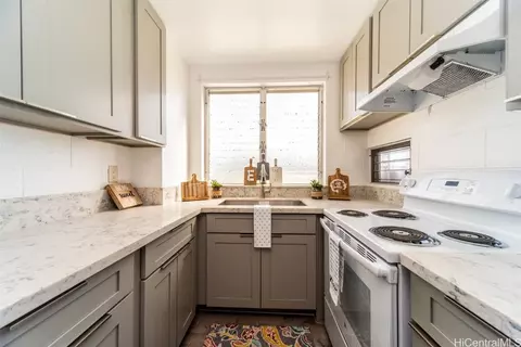 1555 Pohaku St #A302, Honolulu, HI 96817