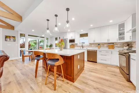 1120 Kamahele St, Kailua, HI 96734