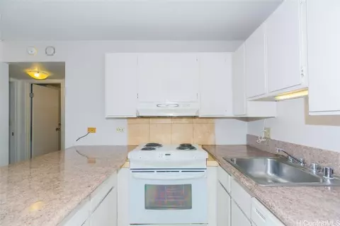 411 Hobron Ln #1713, Honolulu, HI 96815