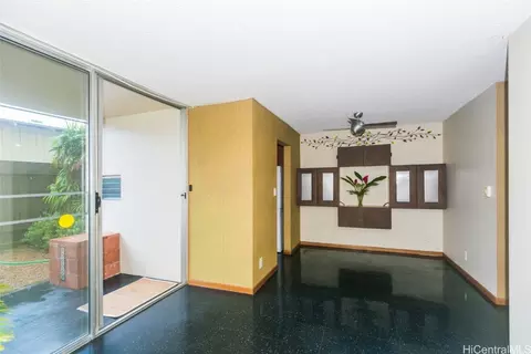 1555 Pohaku St #A101, Honolulu, HI 96817