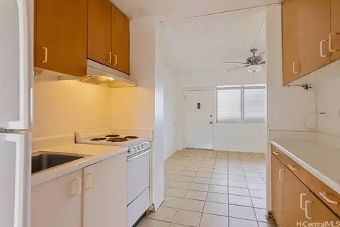 1516 Ward Ave #205, Honolulu, HI 96822