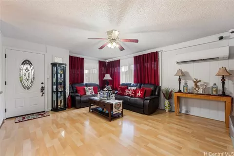 94-618 Hiahia Pl, Waipahu, HI 96797