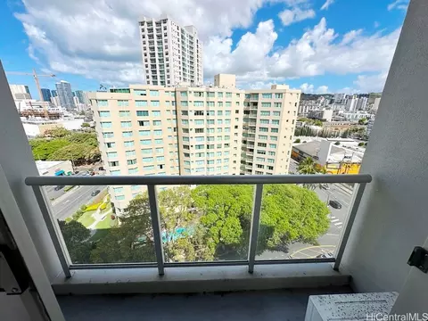 1315 Kalakaua Ave #1502, Honolulu, HI 96826