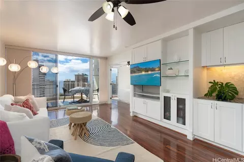 469 Ena Rd #3510, Honolulu, HI 96815