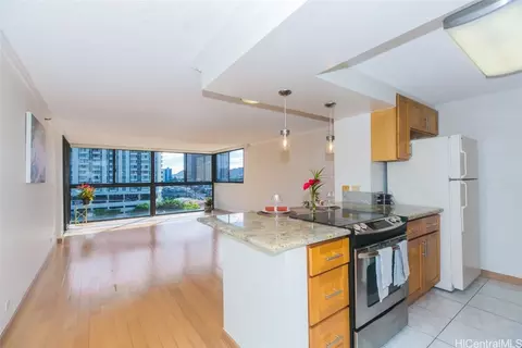 2222 Citron St #902, Honolulu, HI 96826