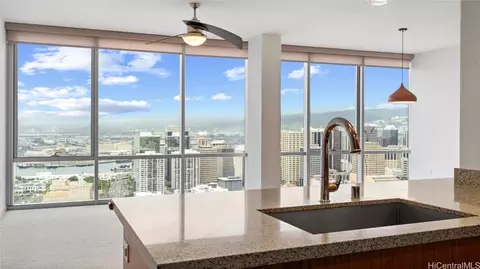 555 South St #4211, Honolulu, HI 96813