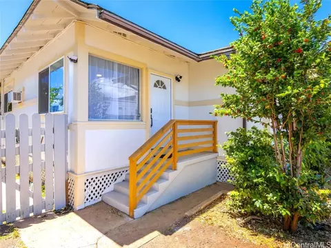 842 Mccully St, Honolulu, HI 96826