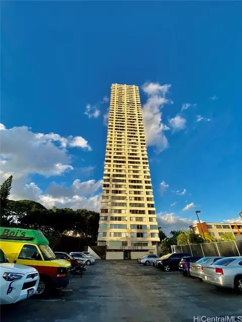 1060 Kamehameha Hwy #404B, Pearl City, HI 96782