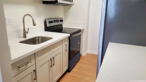 1137 Wilder Ave #1203, Honolulu, HI 96822