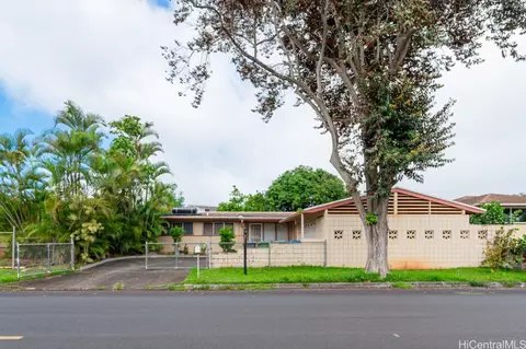 68 Kilani Ave, Wahiawa, HI 96786