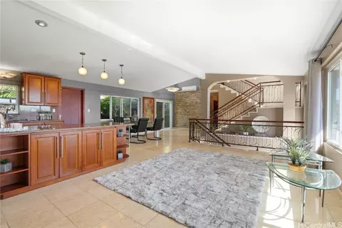 1268 Laukahi St, Honolulu, HI 96821