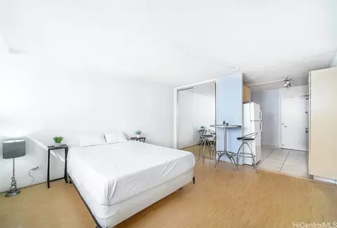 2444 Tusitala St #217, Honolulu, HI 96815