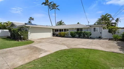 678 Old Mokapu Rd, Kailua, HI 96734