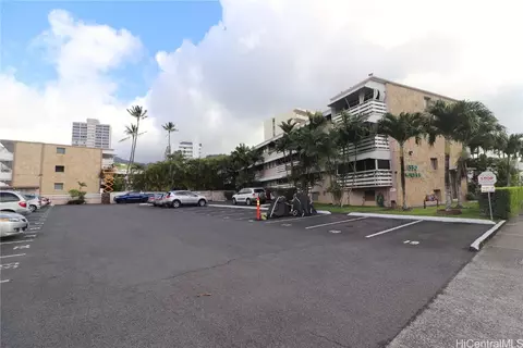 1330 Wilder Ave #312, Honolulu, HI 96822