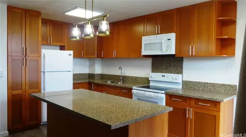 1109 Acacia Rd #323, Pearl City, HI 96782