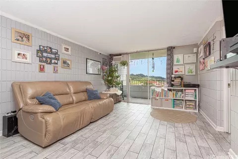 46-283 Kahuhipa St #C803, Kaneohe, HI 96744