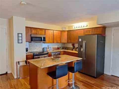 311 Ohua Ave #605, Honolulu, HI 96815