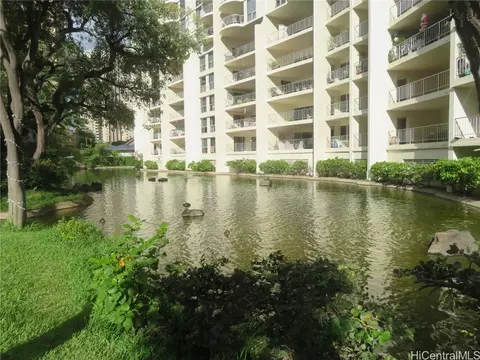 469 Ena Rd #1805, Honolulu, HI 96815
