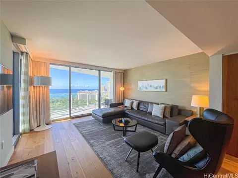 383 Kalaimoku St #2408, Honolulu, HI 96815