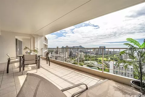 469 Ena Rd #3704, Honolulu, HI 96815